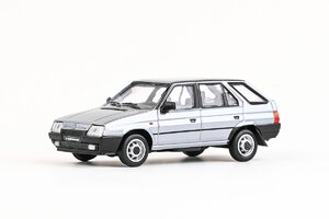 Škoda Forman (1993) – Silber-Saphir-Metallic